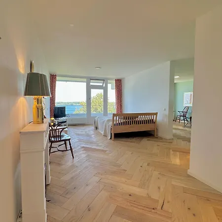 2-zimmer-apartment Mit Traumhaften Kieler Foerde Blick Kilonia
