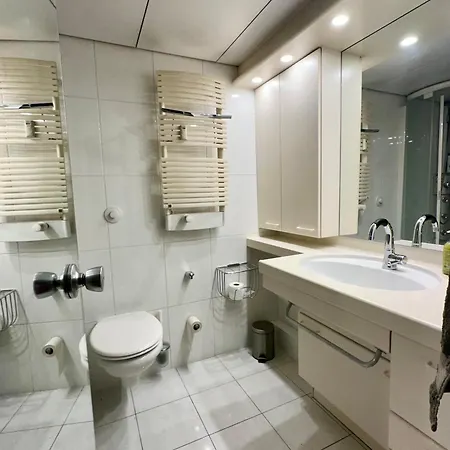 Apartament 2-zimmer-apartment Mit Traumhaften Kieler Foerde Blick *